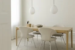 Abat-jour blanc en verre Opale et accroche en blanc Around the World - UMAGE