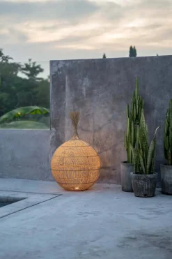 Abat-jour de sol en rotin Wonton - Bazar Bizar