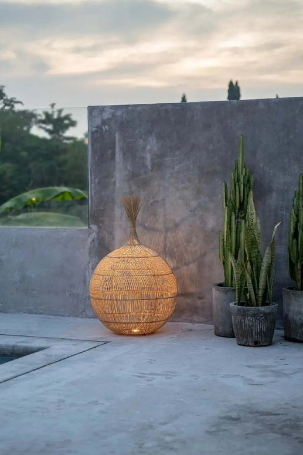 Abat-jour de sol en rotin Wonton - Bazar Bizar