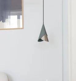 Abat-jour en aluminium argenté et olive Cornet - Umage