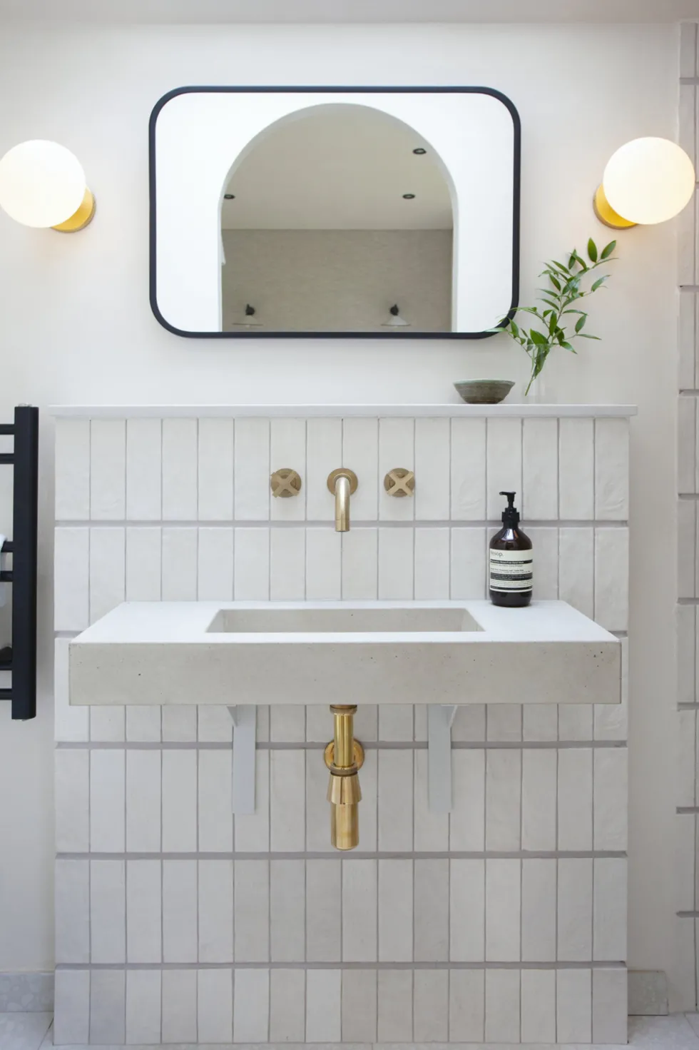 Applique murale pour salle de bain en aluminium finition laiton brossé Lochan - Tala
