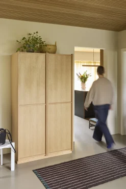 Armoire en bois de chêne 100x55xh181cm Kura - Hübsch