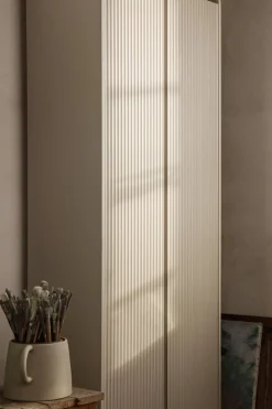 Armoire haute en bois cashmire 70x40x200cm Sill - Ferm Living