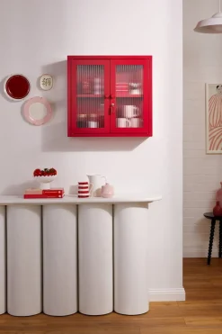 Armoire murale en acier rouge coquelicot et verre cannelé 60x18x57cm The Kit - Mustard Made