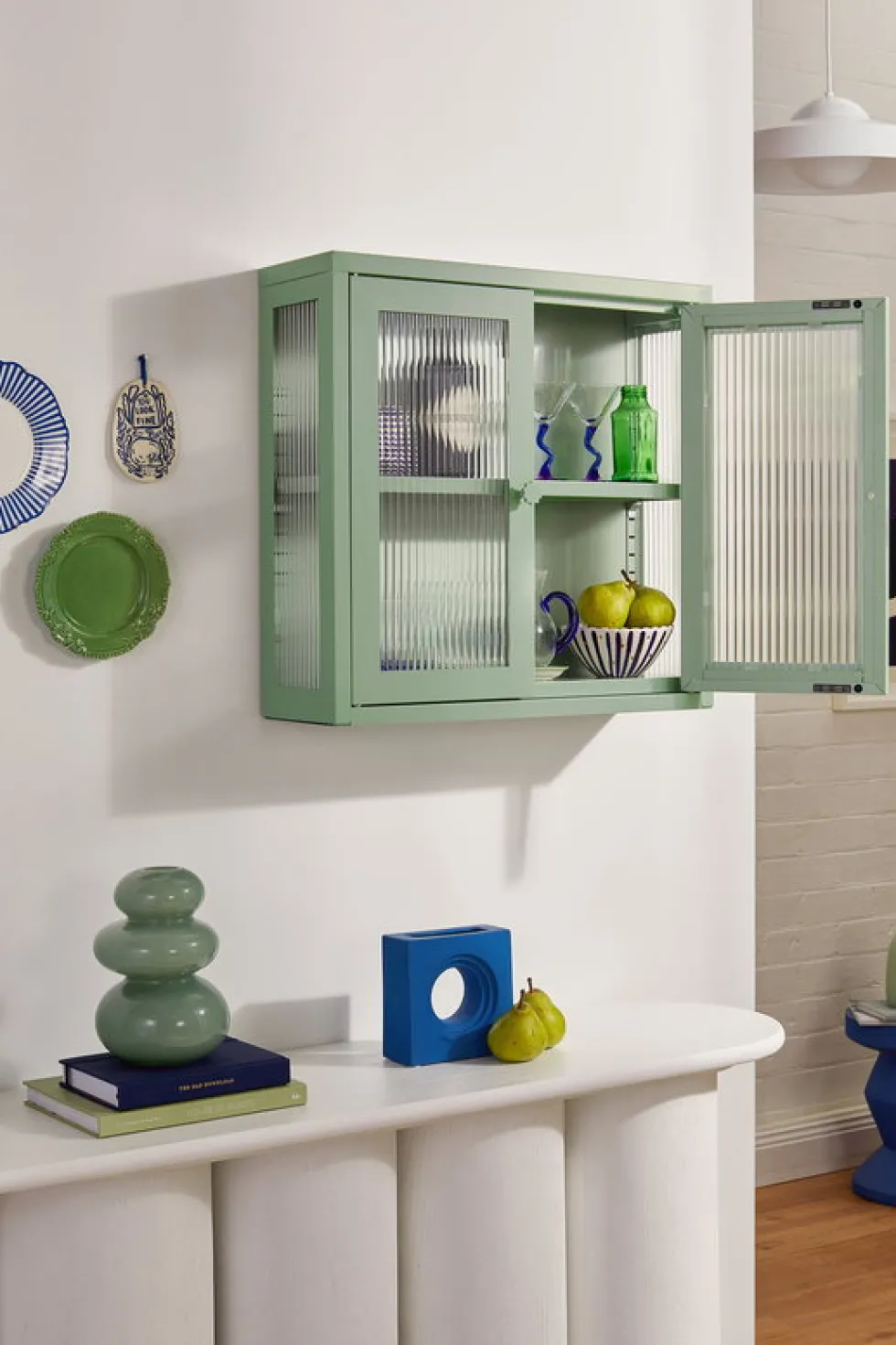 Armoire murale en acier vert sauge et verre cannelé 60x18x57cm The Kit - Mustard Made