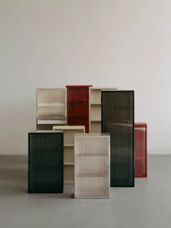 Armoire murale en métal rouge 35x100cm Haze - Ferm living