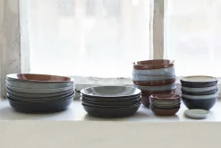 Assiette creuse en grès bleue et bleue marine 18 cm - Serax