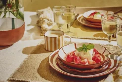 Assiette plate en porcelaine blanche et rouge 27cm - Pomax