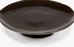 Assiette sur pied en grès marron ébène 30,5x6cm La Mère - Serax