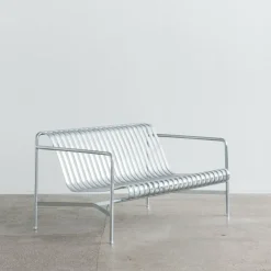 Banc de jardin avec accoudoirs en métal gris galvanisé Palissade - HAY