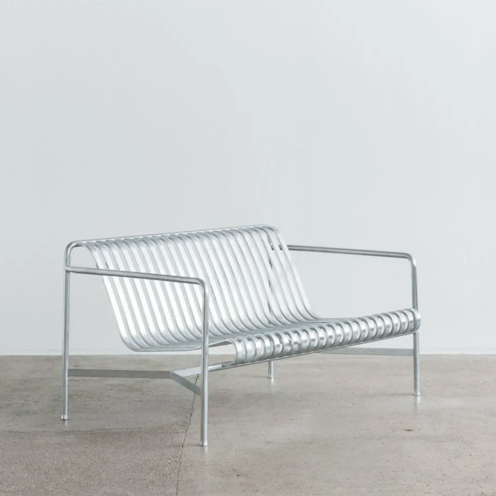 Banc de jardin avec accoudoirs en métal gris galvanisé Palissade - HAY