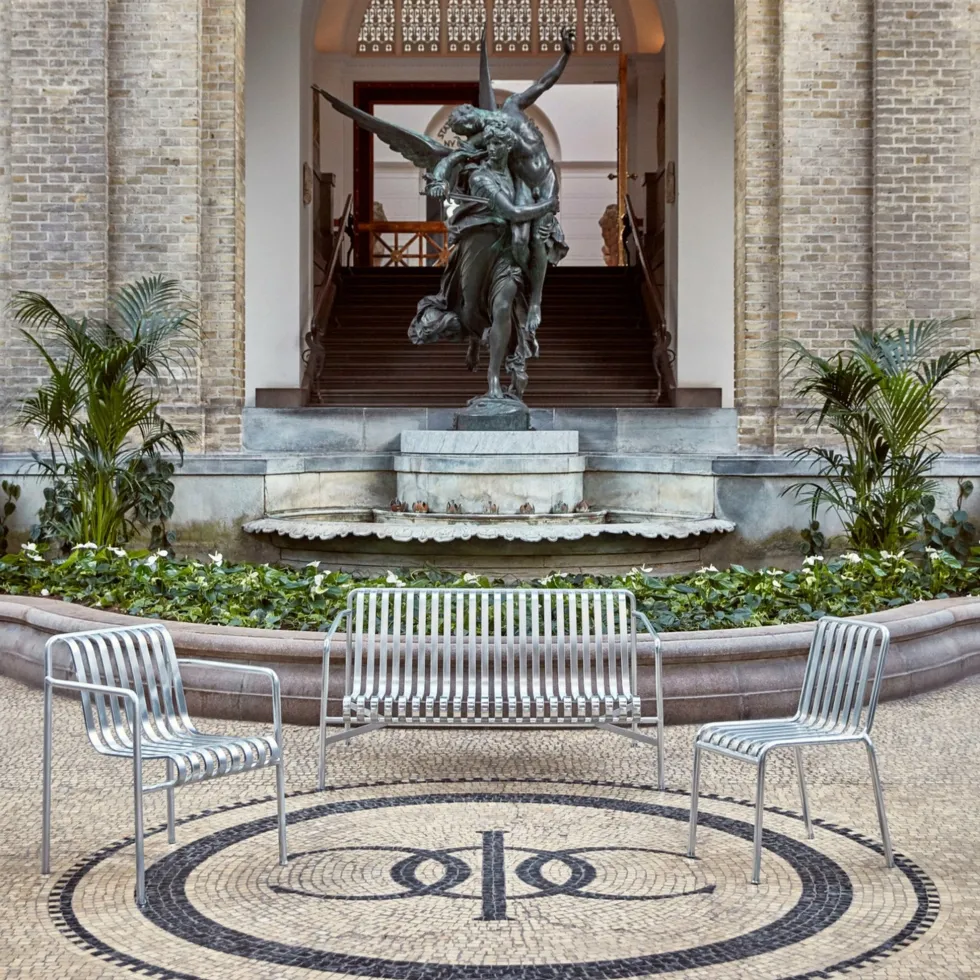 Banc de jardin avec accoudoirs en métal gris galvanisé Palissade - HAY