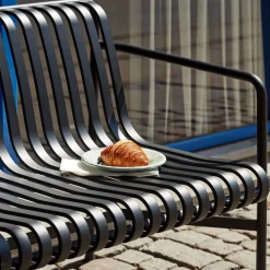 Banc de jardin avec accoudoirs en métal gris Palissade - HAY