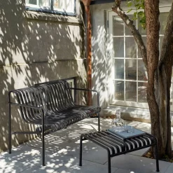 Banc de jardin avec accoudoirs en métal olive Palissade - HAY