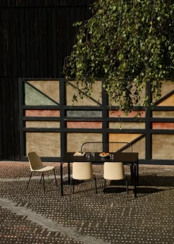 Banc de jardin avec dossier en acier noir chaud Thorvald SC111 - &tradition