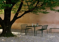 Banc de jardin avec dossier en acier vert bronze Thorvald SC111 - &tradition