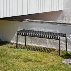 Banc de jardin en métal anthracite Palissade - HAY