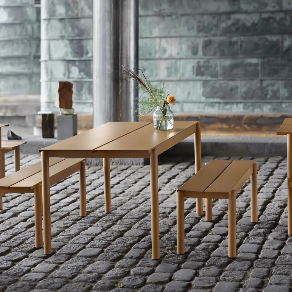 Banc d'extérieur en acier orange 110 x 34 cm Linear - Muuto