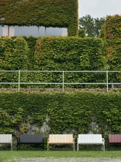 Banc d'extérieur en pin laqué Crate - Hay