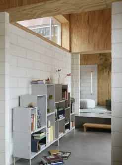 Bibliothèque en bois mdf marron vert 262x148cm Stacked Configuration 3 - Muuto