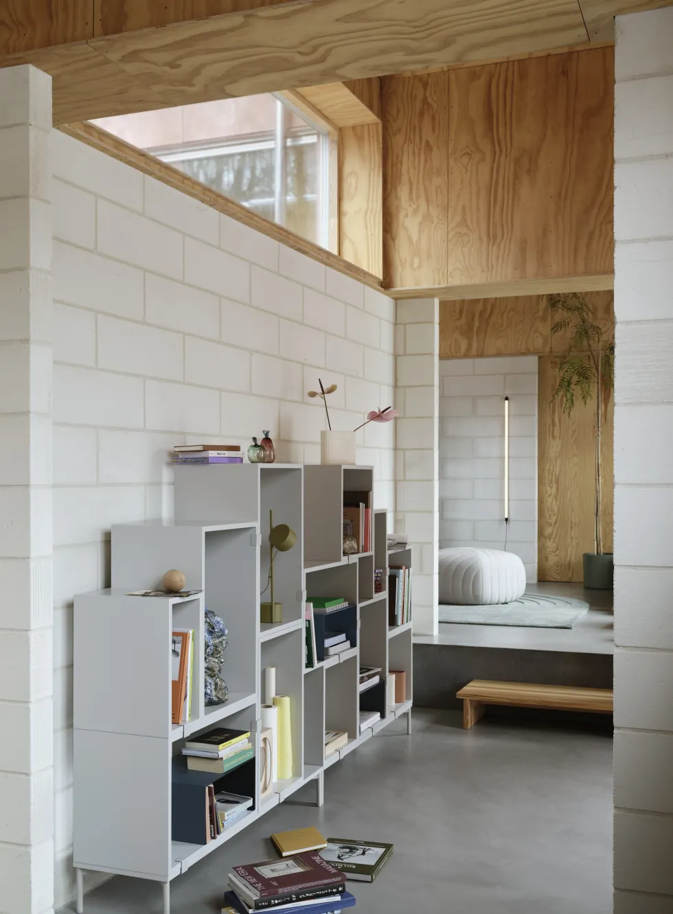 Bibliothèque en bois mdf marron vert 262x148cm Stacked Configuration 3 - Muuto