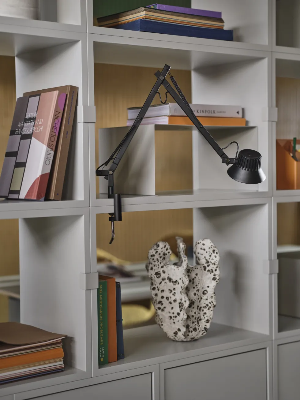 Bibliothèque en bois mdf marron vert 262x148cm Stacked Configuration 3 - Muuto