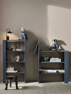 Bibliothèque en mdf bleu foncé Giraffe - Ferm living