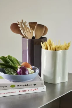 Boîte avec couvercle en poudre de pierre rouge 26 cm Amare- Hübsch