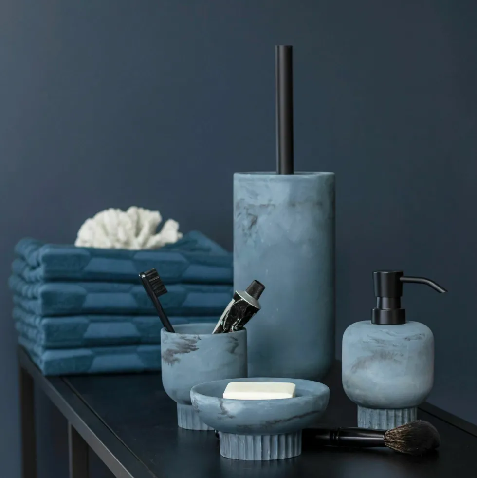 Brosse de toilette bleu ardoise Attitude - Mette Ditmer