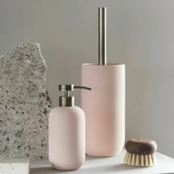 Brosse de toilette en céramique rose poudré Lotus - Mette Ditmer