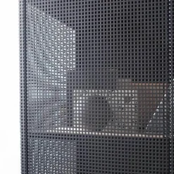 Buffet avec grille - Kristina Dam Studio
