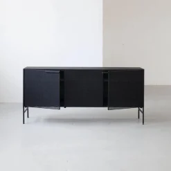 Buffet avec grille - Kristina Dam Studio