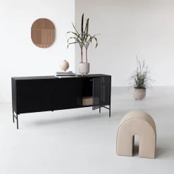 Buffet avec grille - Kristina Dam Studio