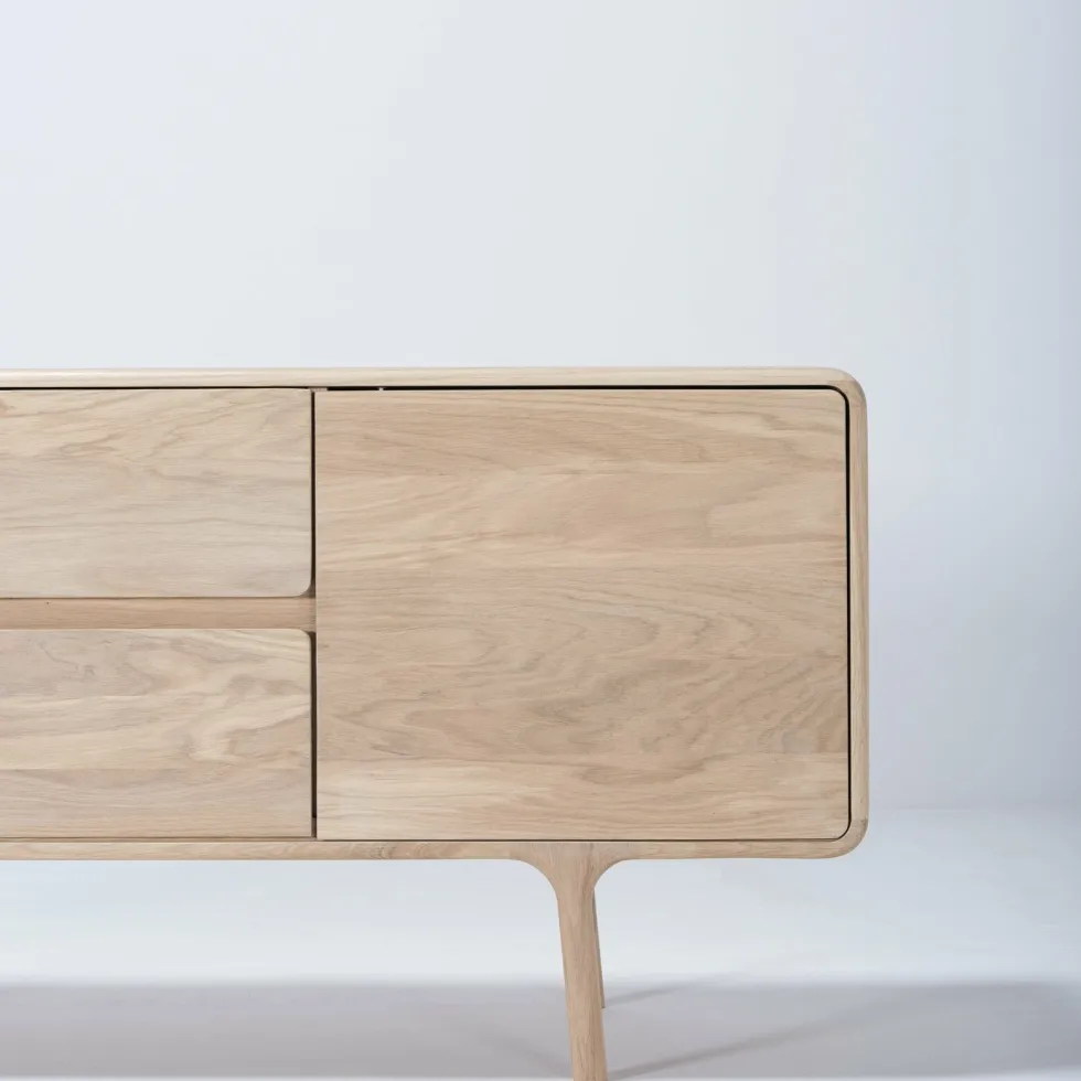 Buffet bas en chêne blanchi huilé 45 x 150 cm Fawn - Gazzda