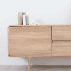 Buffet bas en chêne blanchi huilé 45 x 150 cm Fawn - Gazzda