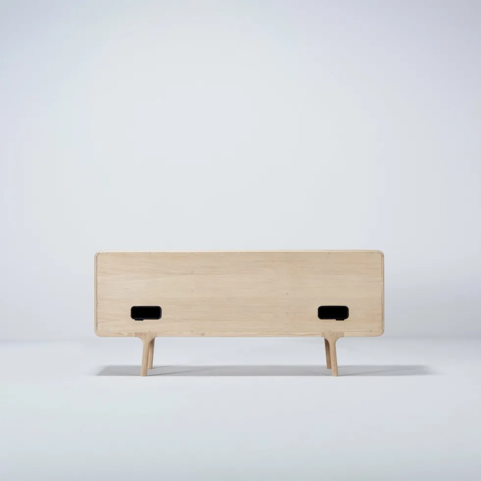 Buffet bas en chêne blanchi huilé 45 x 150 cm Fawn - Gazzda