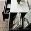Buffet bas en chêne graphite et marbre blanc broyé Forst - Un’common