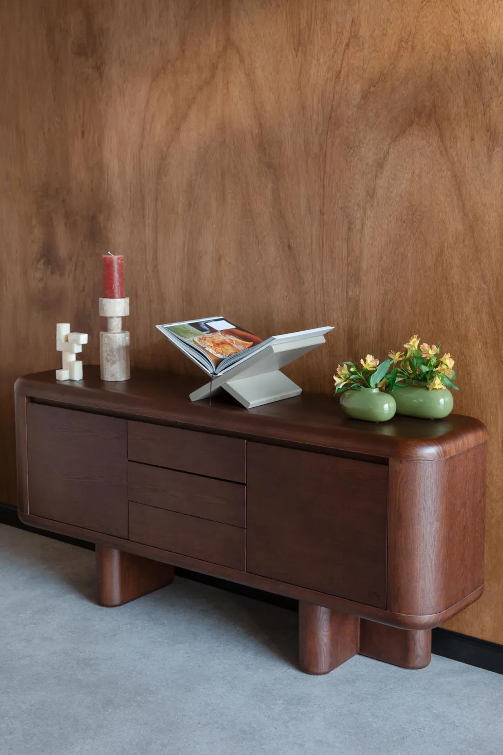 Buffet bas en placage en frêne marron 40x160x72cm Herman - Dutchbone