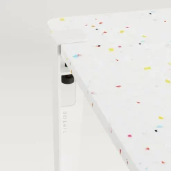 Bureau enfant plastique recyclé 70 x 50 cm blanc Tutti Frutti et tabouret blanc Mini Lou - Tiptoe