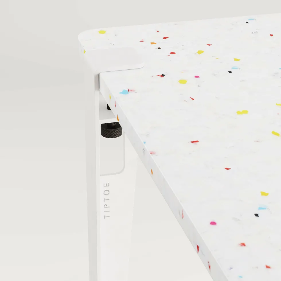 Bureau enfant plastique recyclé 70 x 50 cm blanc Tutti Frutti et tabouret blanc Mini Lou - Tiptoe