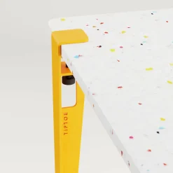 Bureau enfant plastique recyclé 70 x 50 cm jaune Tutti Frutti et tabouret jaune Mini Lou - Tiptoe