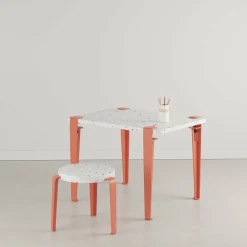 Bureau enfant plastique recyclé 70 x 50 cm rose Tutti Frutti et tabouret rose Mini Lou - Tiptoe