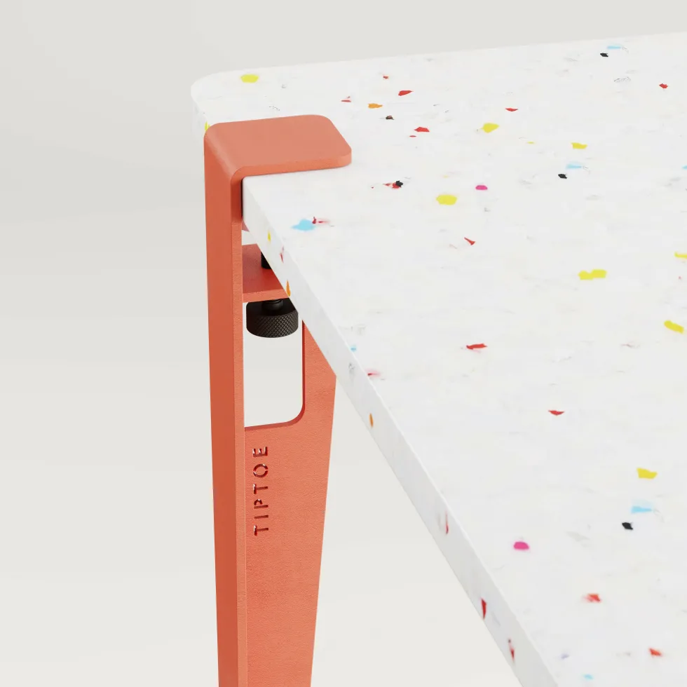 Bureau enfant plastique recyclé 70 x 50 cm rose Tutti Frutti et tabouret rose Mini Lou - Tiptoe