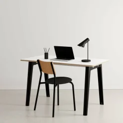 Bureau en stratifié blanc 130 x 70 cm piètements noirs New Modern -Tiptoe