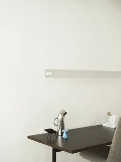 Bureau noir en bois de pin foncé 150 x 75 cm Kip - Normann Copenhagen