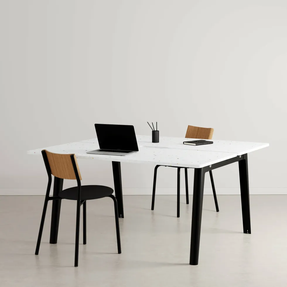 Bureau open-space en plastique recyclé 150 x 140 cm piètements noirs New Modern - Tiptoe