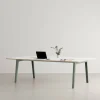 Bureau open-space en stratifié blanc 240 x 140 cm piètements gris eucalyptus New Modern - Tiptoe
