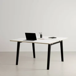 Bureau open-space en stratifié blanc 130 x 140 cm piètements noirs New Modern - Tiptoe