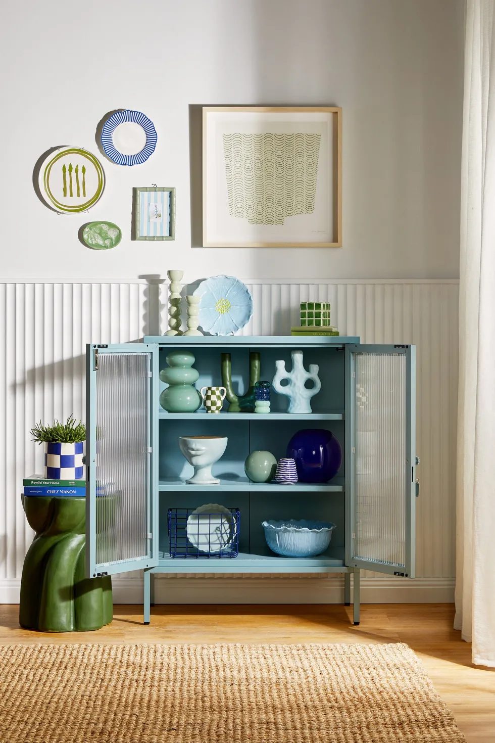 Cabinet en acier bleu océan et verre cannelé 74x40x100cm The Mixer - Mustard Made