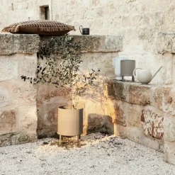 Cache-pot en acier beige Bau - Ferm Living